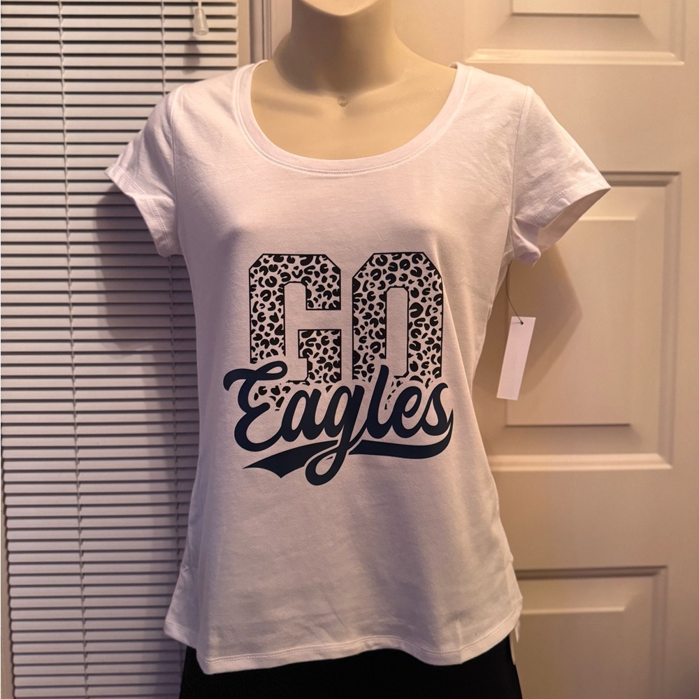 Fitted Black and White Short Sleeve Graphic T-shirt